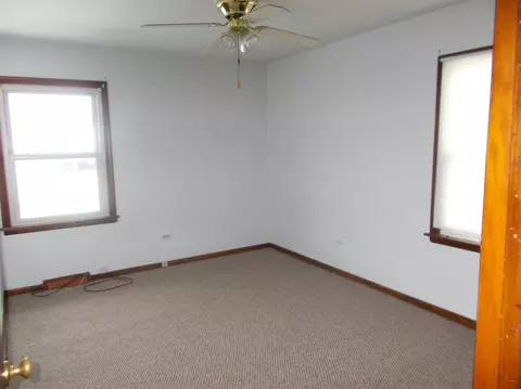 843 W Woodside Dr, Griffith, IN 46319 photo 9
