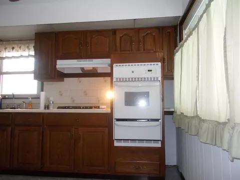 843 W Woodside Dr, Griffith, IN 46319 photo 4