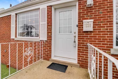 7231 Mclaughlin Ave, Hammond, IN 46324 photo 3