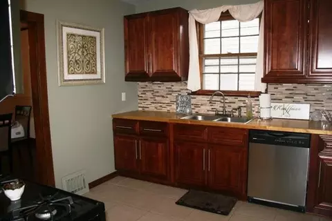 239 E South St, Crown Point, IN 46307 photo 4