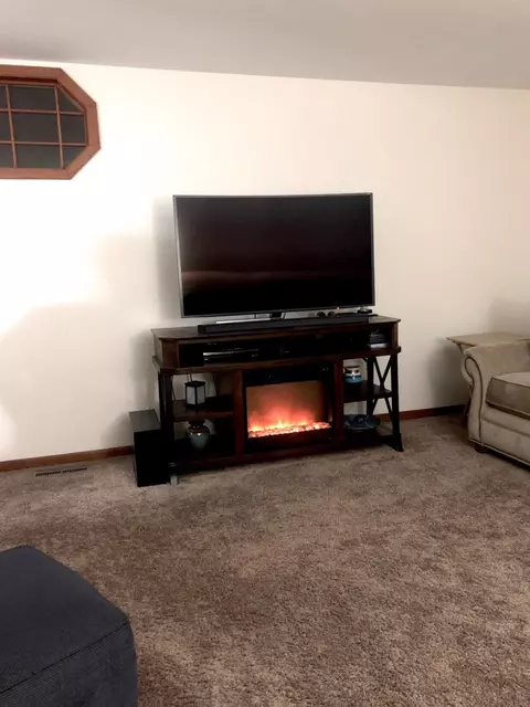 1006 E Oak St, Griffith, IN 46319 photo 3