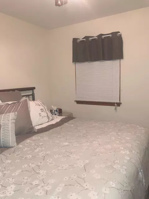 1006 E Oak St, Griffith, IN 46319 photo 18