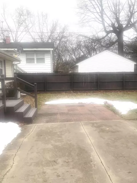 1006 E Oak St, Griffith, IN 46319 photo 38
