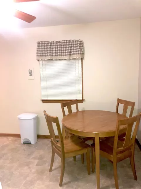 1006 E Oak St, Griffith, IN 46319 photo 9