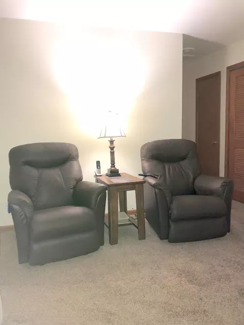 1006 E Oak St, Griffith, IN 46319 photo 5
