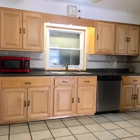 8321 Hickory Ave, Gary, IN 46403 photo 4