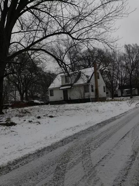 254 Calhoun St, Gary, IN 46406 photo 2