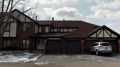 5015 Spinnaker Ln #D, Crown Point, IN 46307 photo 1