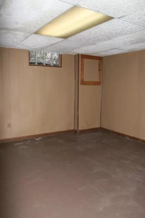 4206 E 11th Pl, Gary, IN 46403 photo 15