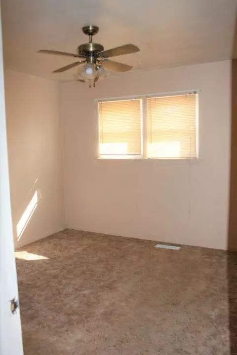 4206 E 11th Pl, Gary, IN 46403 photo 10