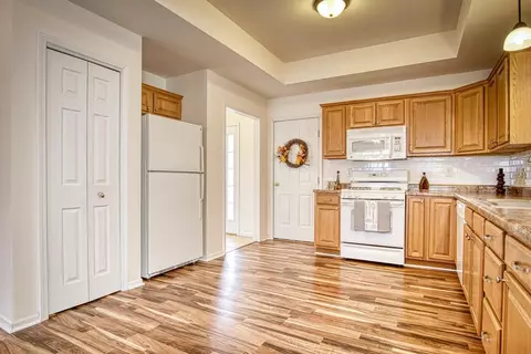 1233 Fox Hollow Dr, Porter, IN 46304 photo 3