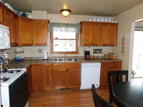 609 E Pine Pl, Griffith, IN 46319 photo 15