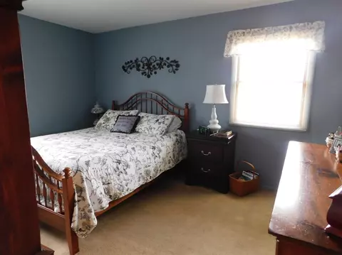 609 E Pine Pl, Griffith, IN 46319 photo 21