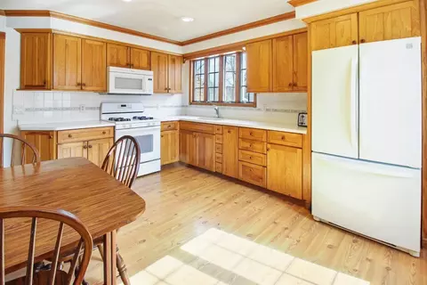 2017 Elm St, Griffith, IN 46319 photo 4