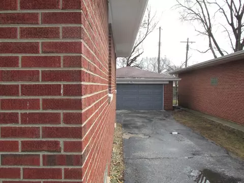 2011 Madison Ln, Gary, IN 46407 photo 2
