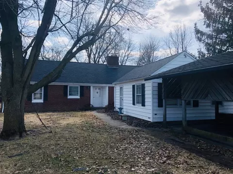 413 E Main St, Brook, IN 47922 photo 2
