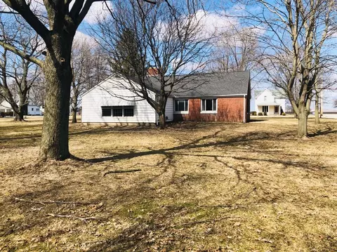 413 E Main St, Brook, IN 47922 photo 41