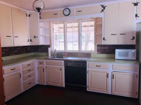 413 E Main St, Brook, IN 47922 photo 14