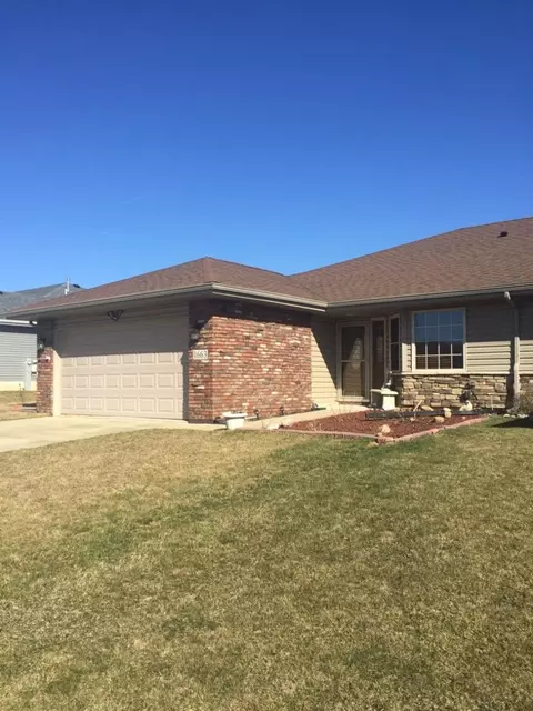1663 Jonquil Dr, Lowell, IN 46356 photo 2