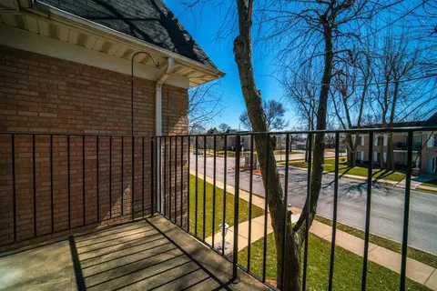 2721 Georgetowne Dr #A2, Highland, IN 46322 photo 19