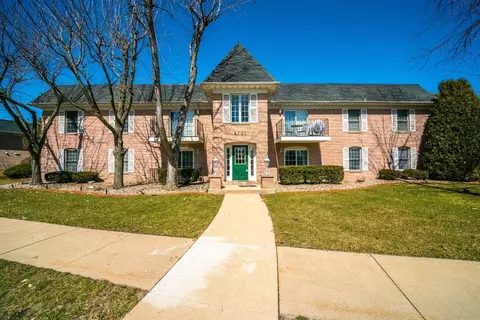 2721 Georgetowne Dr #A2, Highland, IN 46322 photo 1
