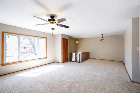 620 James Pl, Griffith, IN 46319 photo 4