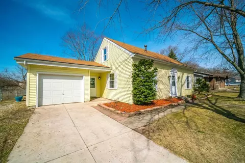 249 Walnut Ln, Crown Point, IN 46307 photo 1