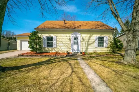 249 Walnut Ln, Crown Point, IN 46307 photo 2