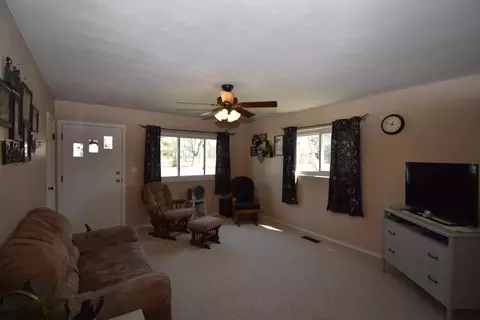 446 E Decker Dr, Winamac, IN 46996 photo 9