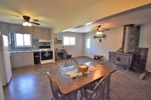 446 E Decker Dr, Winamac, IN 46996 photo 2