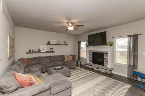 205 Talon Dr, Valparaiso, IN 46385 photo 5