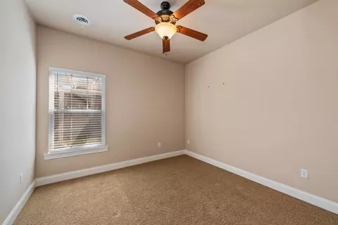 1209 Sawgrass Dr, Griffith, IN 46319 photo 9