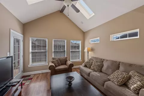 1209 Sawgrass Dr, Griffith, IN 46319 photo 6