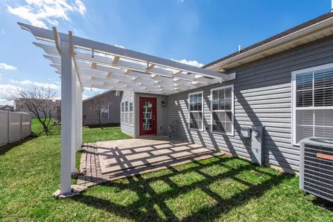1209 Sawgrass Dr, Griffith, IN 46319 photo 11