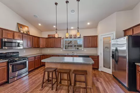 1209 Sawgrass Dr, Griffith, IN 46319 photo 5