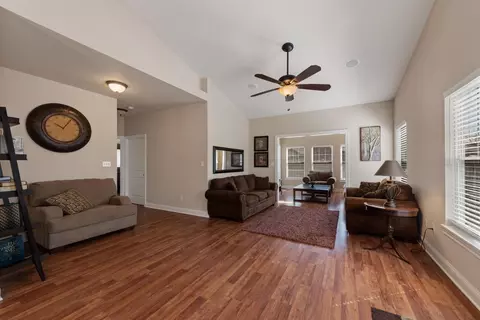 1209 Sawgrass Dr, Griffith, IN 46319 photo 2