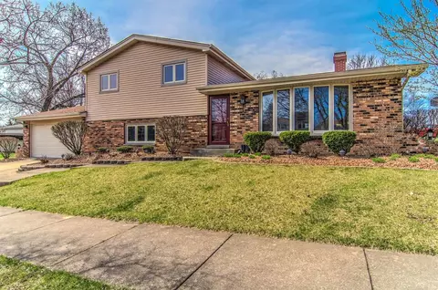 2426 Hickory Dr, Dyer, IN 46311 photo 1