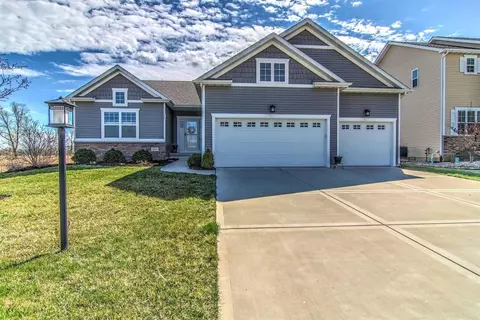 859 E Shakespeare Dr, Valparaiso, IN 46383 photo 1