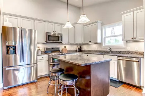 859 E Shakespeare Dr, Valparaiso, IN 46383 photo 12