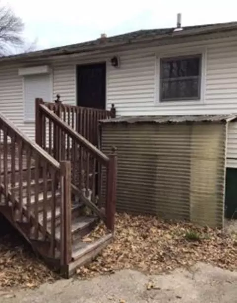 2206 Noble St, Gary, IN 46404 photo 2