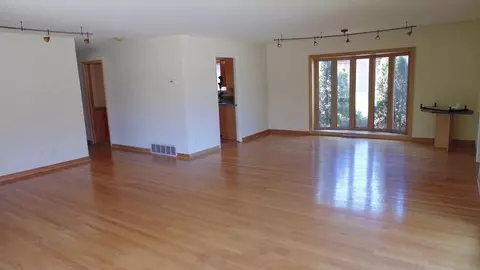 6735 Hemlock Ave, Gary, IN 46403 photo 9
