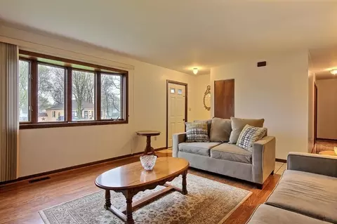 547 Thomas St, Crown Point, IN 46307 photo 5