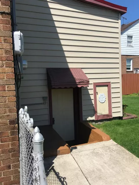 645 Burton Ct, Whiting, IN 46394 photo 22