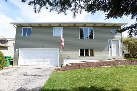 3127 Devonshire Cir, Crown Point, IN 46307 photo 1