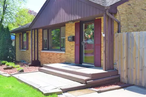 8226 Baring Ave, Munster, IN 46321 photo 4