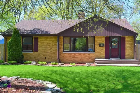 8226 Baring Ave, Munster, IN 46321 photo 1
