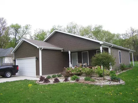 207 E Mckinley St, Kouts, IN 46347 photo 2