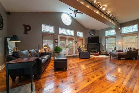 701 E South St, Crown Point, IN 46307 photo 4