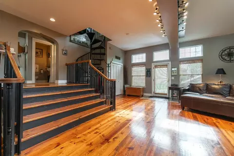 701 E South St, Crown Point, IN 46307 photo 6
