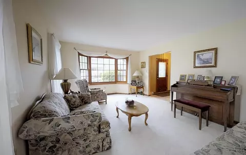354 Canterbury Rd, Griffith, IN 46319 photo 4